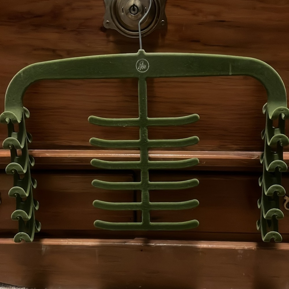 Green and black velvet Multi-Tier Hangers (3) - Picture 6 of 6